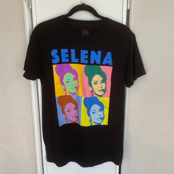 Tops - Selena Graphic T-shirt: Medium